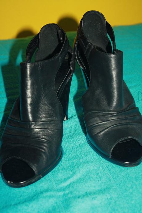 Celokozene topanky na podpetku velk. 39, deichmann,39
