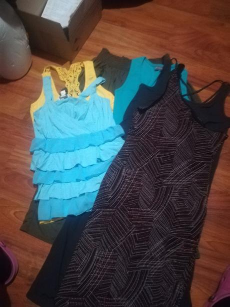 Letný balík tričiek a šiat veľ.m 8 ks, m