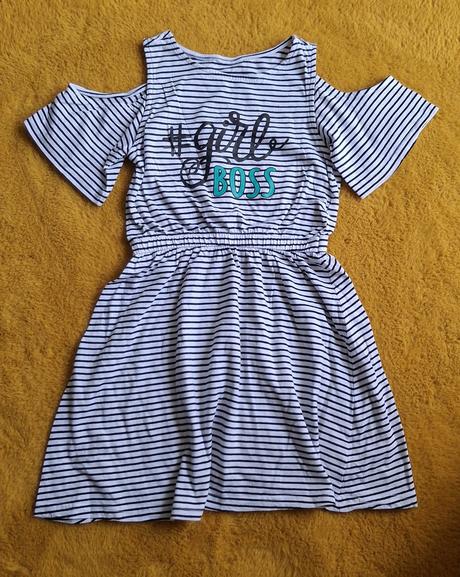 Prúžkované bavlnené šaty s výstrihmi na pleciach, 128