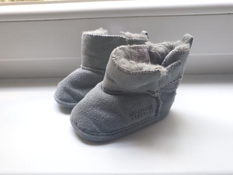 Capačky next, next,<17