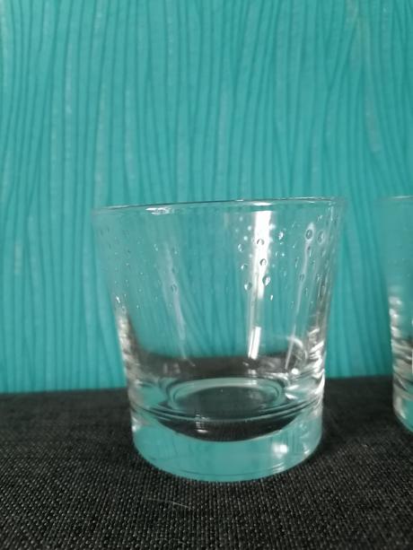 2 poháre na whiskey s bodkami, 