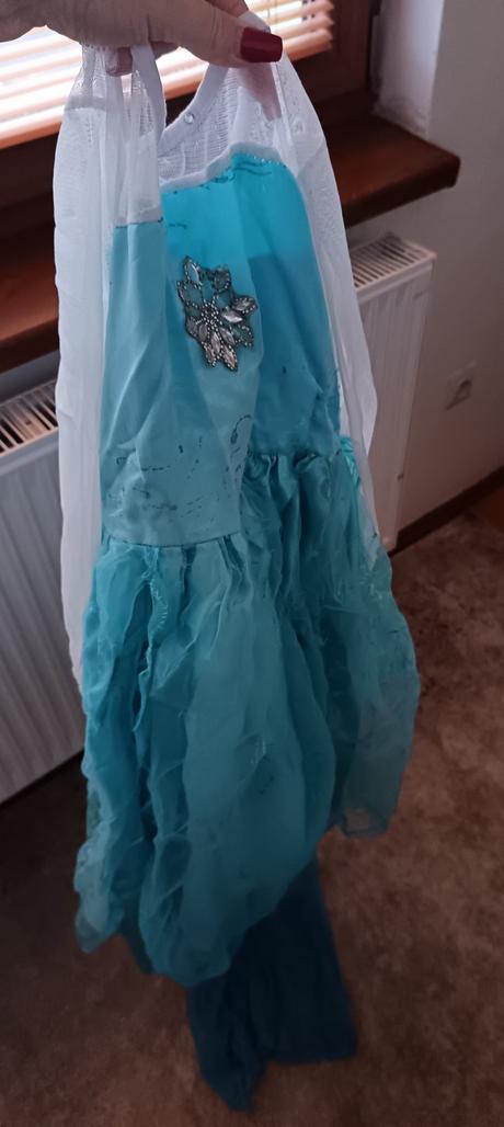 Šaty frozen s vlečkou,