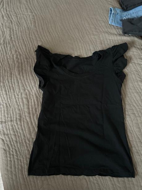 Dámske oblečenie, s