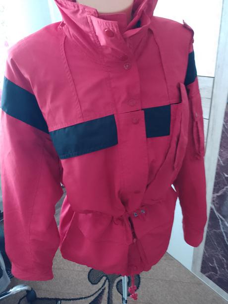 Dámska prechodná vetrovka, 38