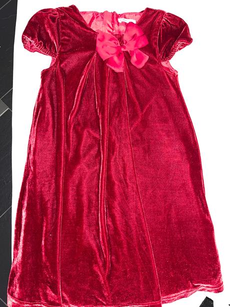 Saty s mašľou, 128