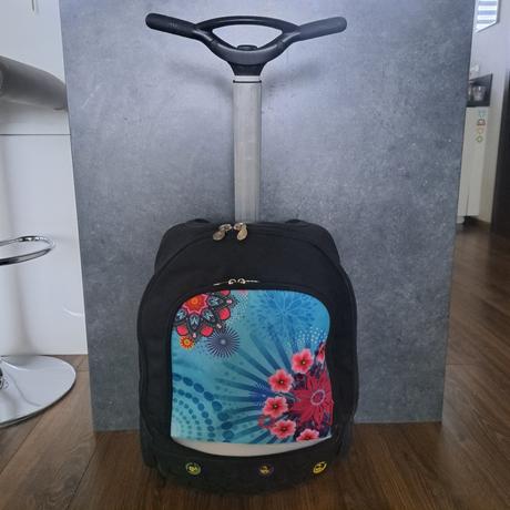 Školská taška na kolieskach nikidom roller up xl,