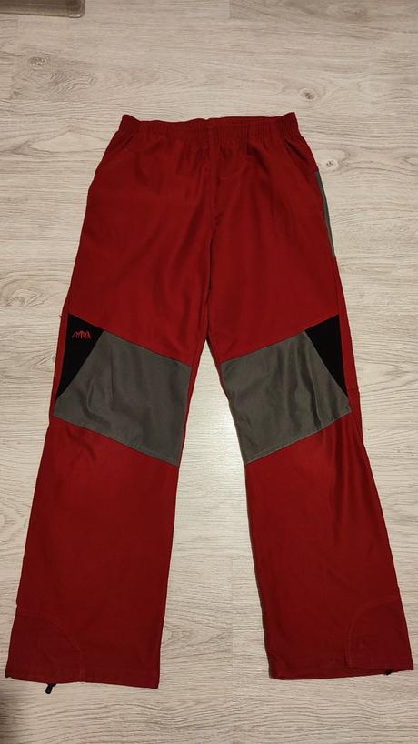 Športové nohavice, 146