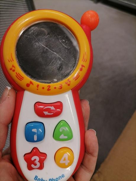 Hudobný telefone,