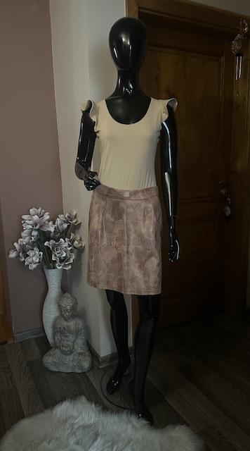 Béžové body s volánom na pleciach, m