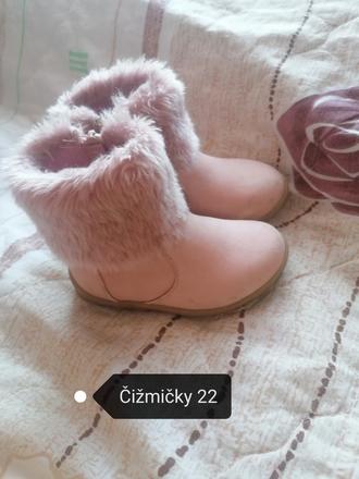 Čižmičky, 22