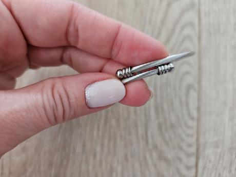 Krasny naramok s krizikom.uni.chir.ocel.novy, 