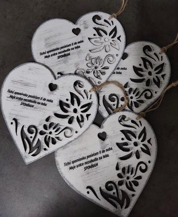 Drevené dekorácie na cintorín, 