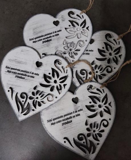 Drevené dekorácie na cintorín, 