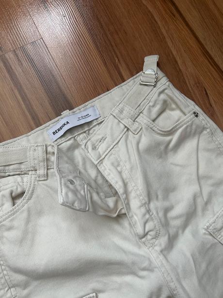 Kapsačove nohavice vek 10-12, bershka,xs