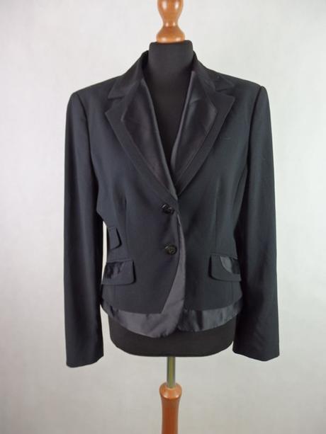 Luxusné čierne sako, 42