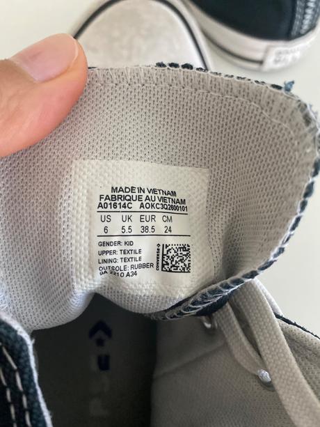 Cierne conversky, converse,38