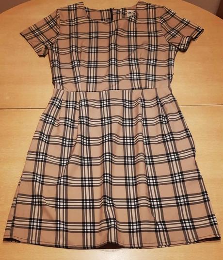 Predám  kárované šaty veľ.s, s