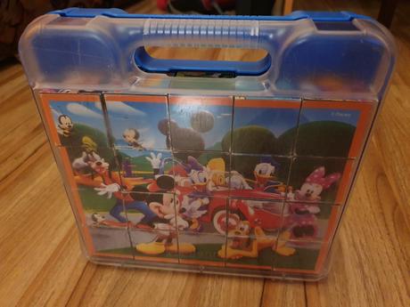 Kocky v kufríku mickey a minnie mouse,