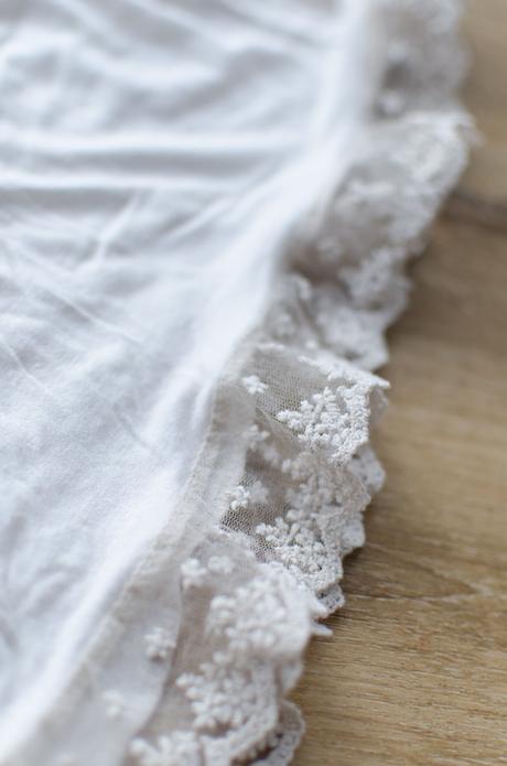 Tielko s krajkou s, s