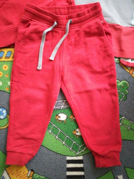 Mikina, tepláky a tričko., 98