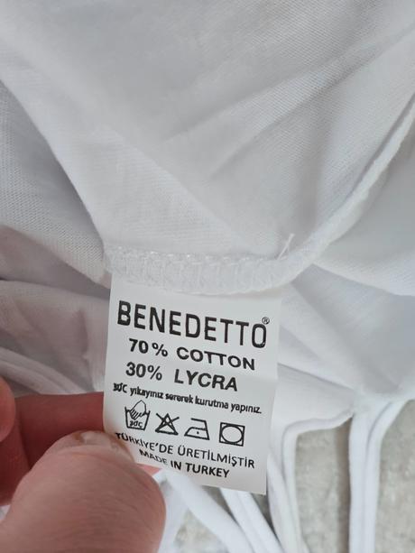 Krátke tričko so strapcami, s