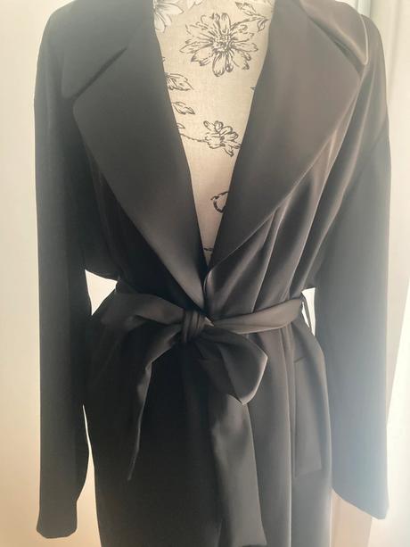 Čierny saténový trenčkot kabátik zara - veľkosť l, zara,l