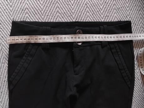 Obtiahnute nohavice, s