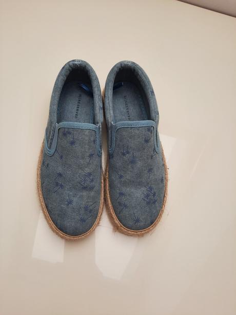 Plátenky, reserved,33