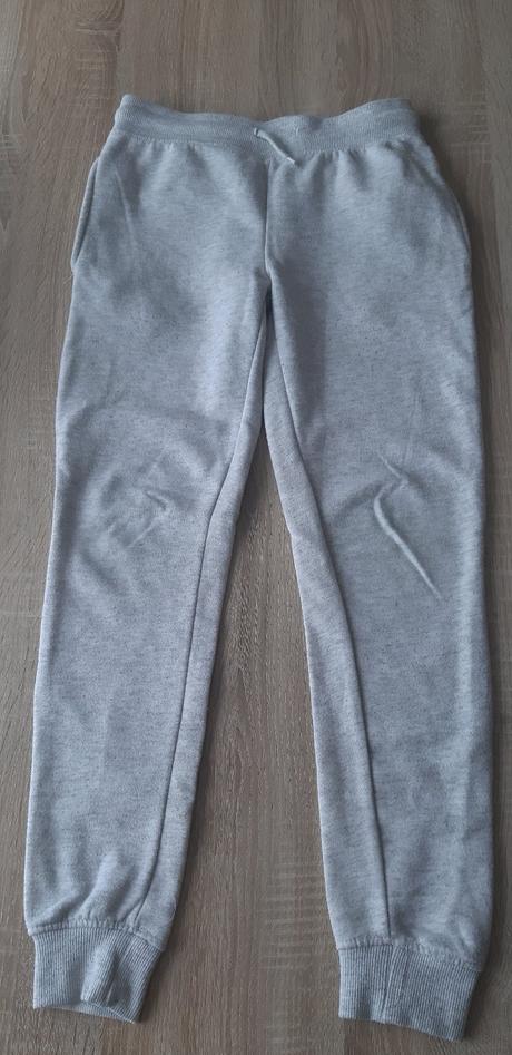 Tepláky 146/152 - bez poškodení, chapter young,146