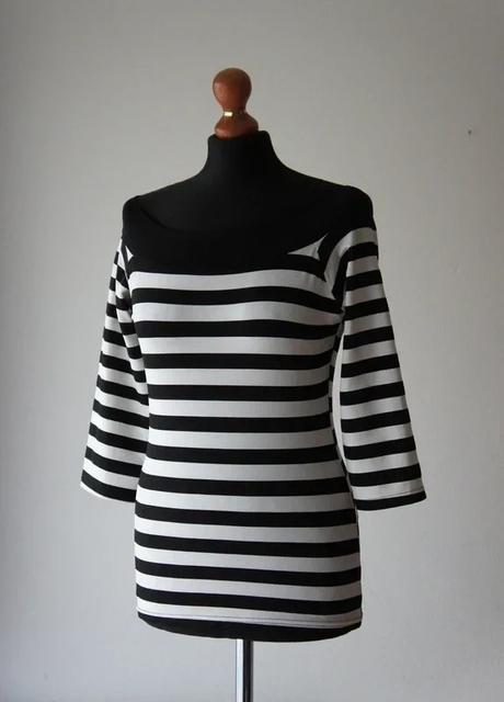 Štýlové čiernobiele pruhované tričko s lodičkovým, atmosphere,m