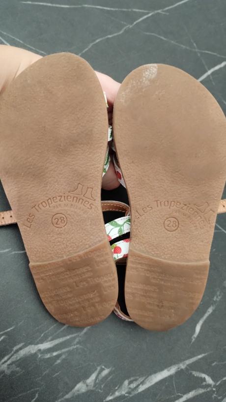 Sandálky čerešničkové, 28