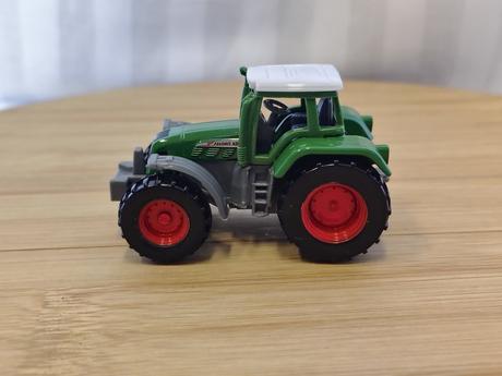 Traktor siku 0858, fendt favorit 926 vario, 1/87,