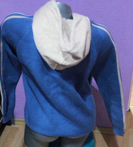 Pulover s kapucnou, xs