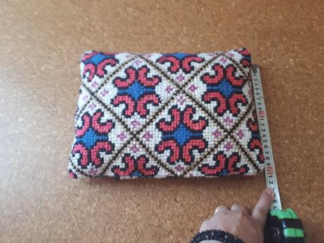 Krasny rucne vysivany mini vankus obliecka, 