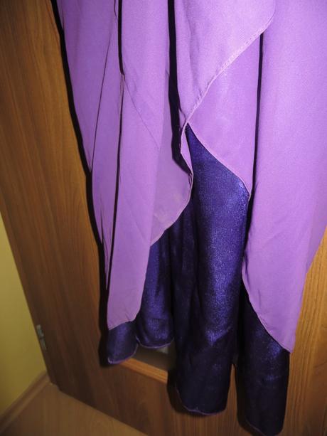 Spolocenske saty, 42