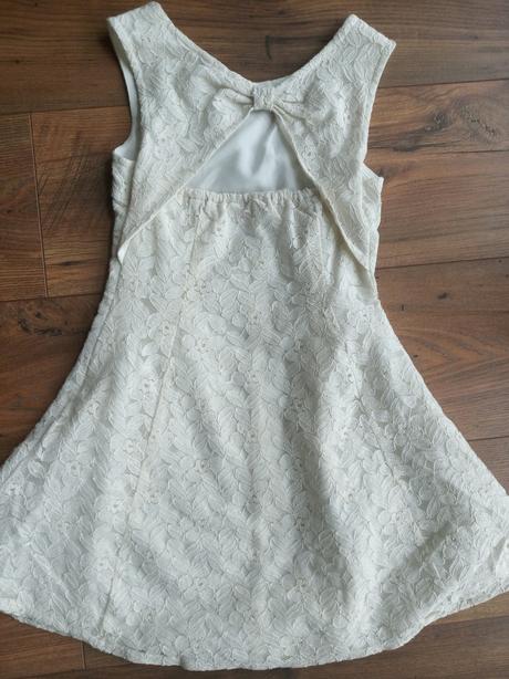 Dievčenské šatôčky, 122