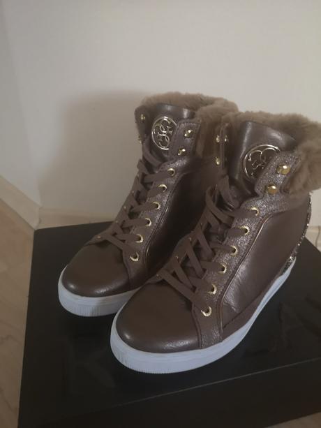 Platformy guess, guess,36