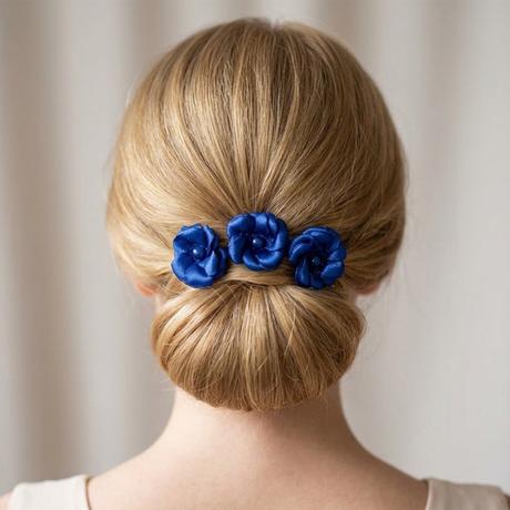 Saténová nezábudka na vlásenke, 