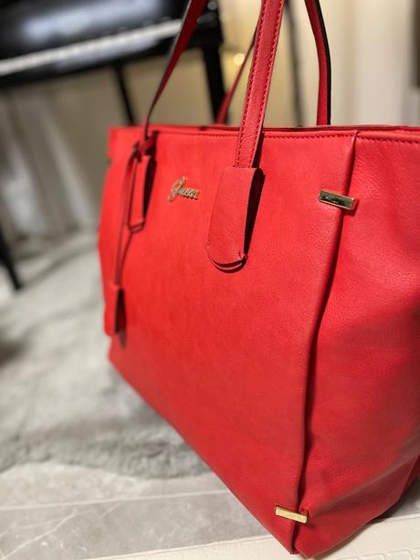 Nádherná kabelka guess, guess