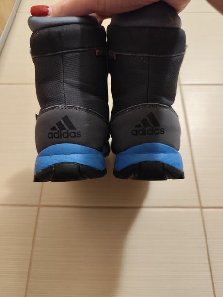Snehule, adidas,38