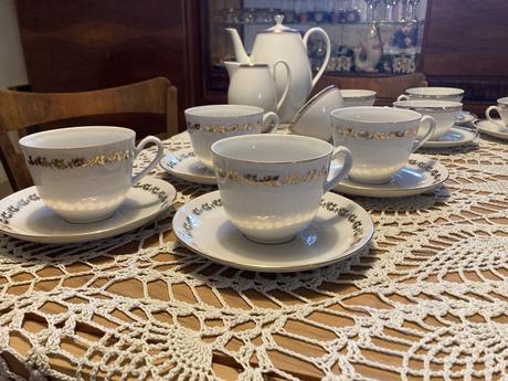 Porcelánové šálky podšálky rozne na dopoužívanie, 