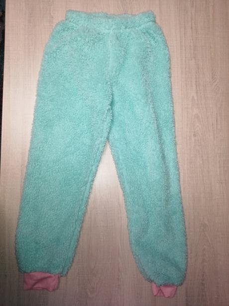 Chlpaté tyrkysové tepláky 122/128, 122