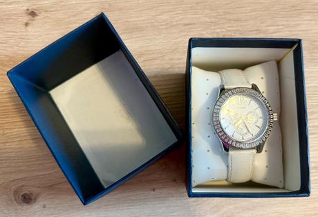 Damske hodinky guess, guess