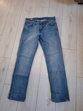 Levisky, levis,32