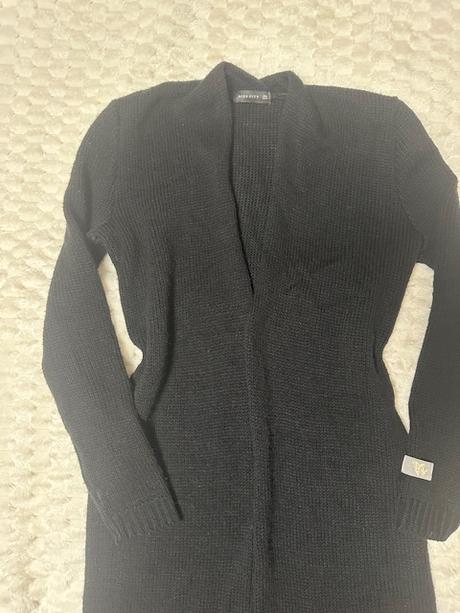 Čierny dlhý úpletový kardigán bez zapínania, m