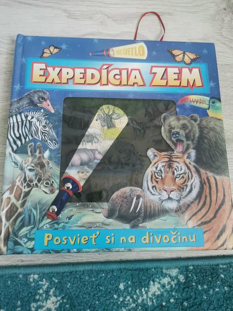 Kniha expedícia zem s baterkou,
