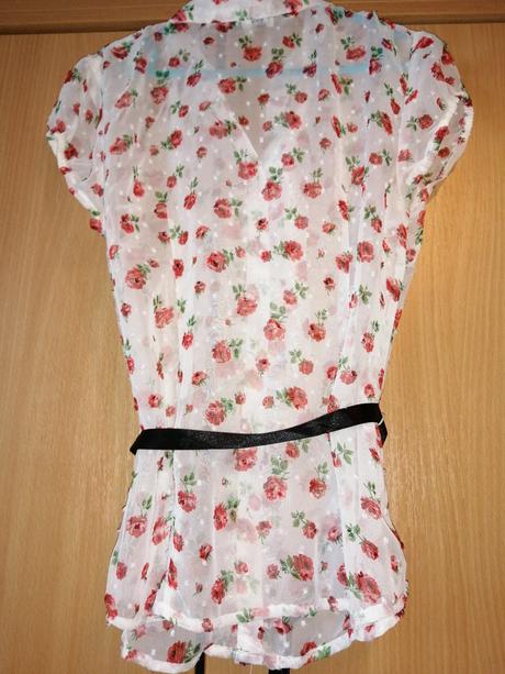 Blúzka s ružičkami, 146