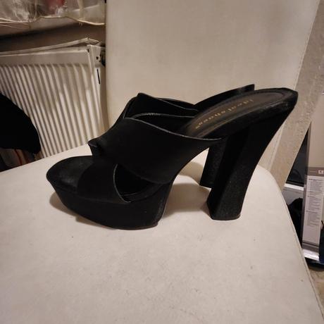 Čierne šľapky na platforme, 38