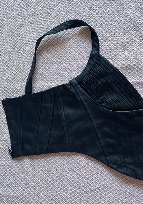 Čierny korzetový koženkový crop top, amisu, xs/34, amisu,xs