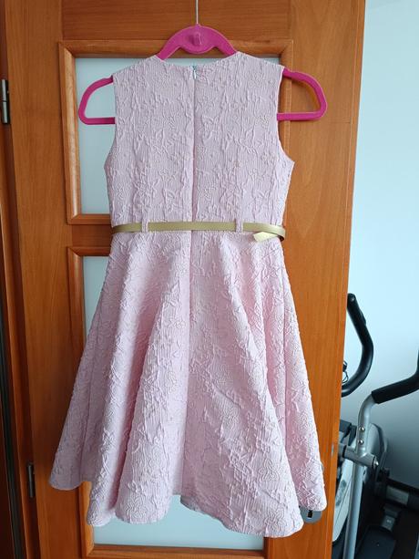 Spoločenské šaty, 146